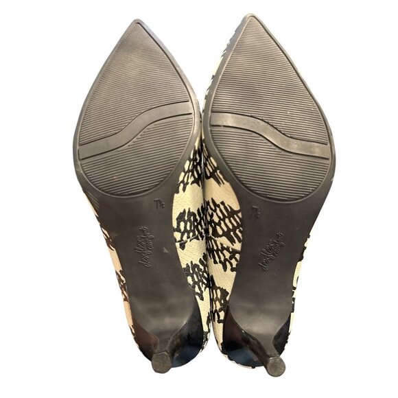 Dexflex Comfort Ivory Black Point Toe Kitten Heels Pumps Size 7 1/2 Pre-Own EUC - Picture 7 of 8